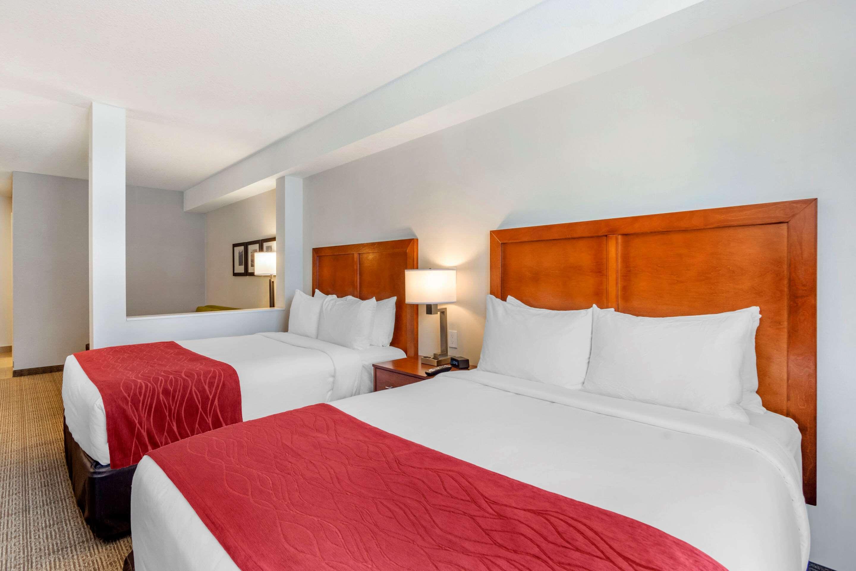 Comfort Inn & Suites Вейлмаунт Екстер'єр фото